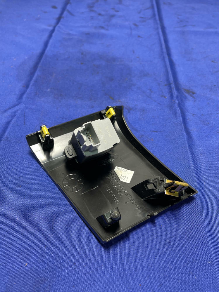 2018-23 Ford Mustang Fresh Air Cover Panel Trim 184