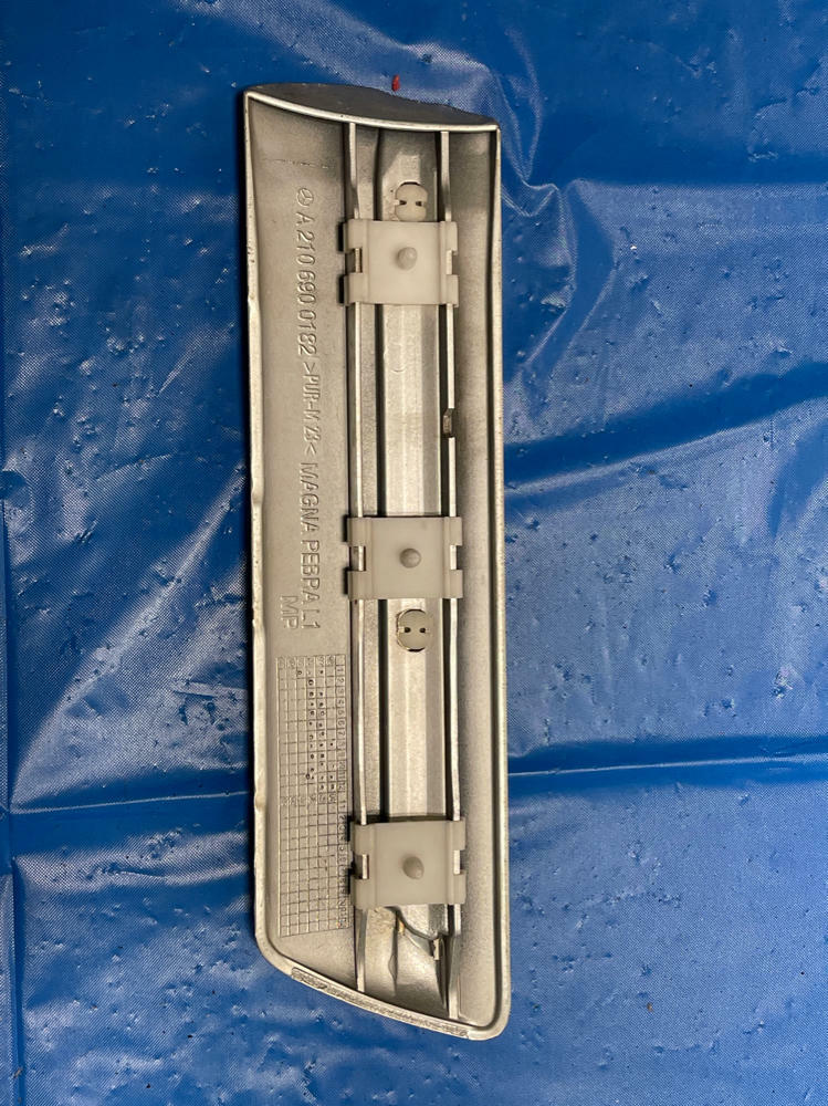 1999-02 Merecedes E55 AMG W210 Left Fender Trim Panel 156