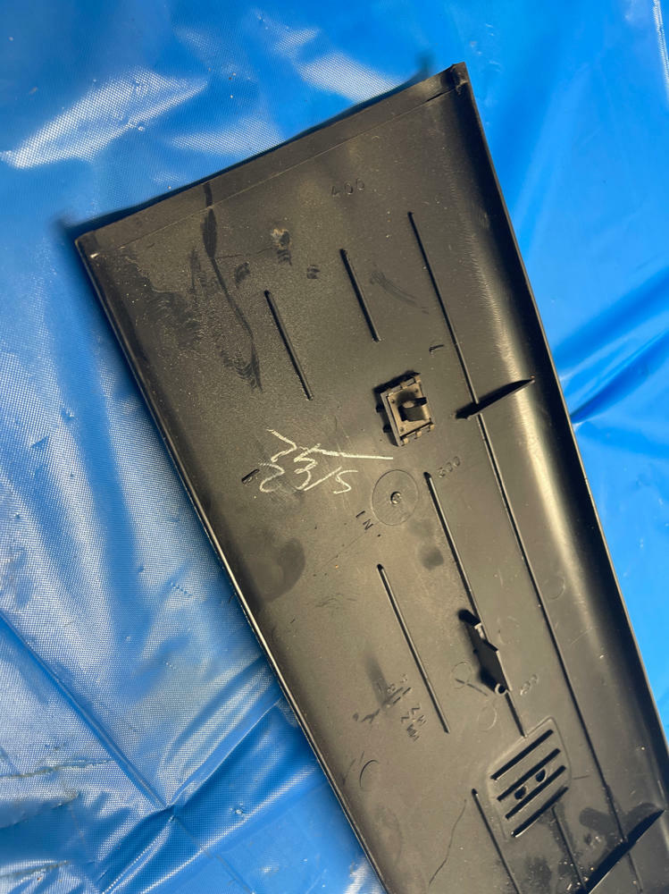 2003-04 Ford Mustang SVT Cobra Convertible Sunvisor Windsheild Trim 186