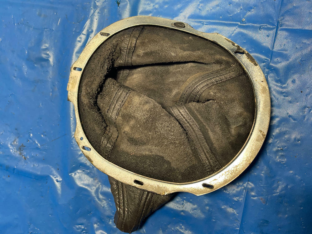 2003-04 Ford Mustang SVT Cobra Shifter Boot 186