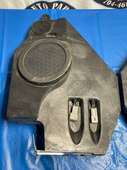 2003-04 Ford Mustang SVT Cobra Covertible Rear Speakers Pair 186
