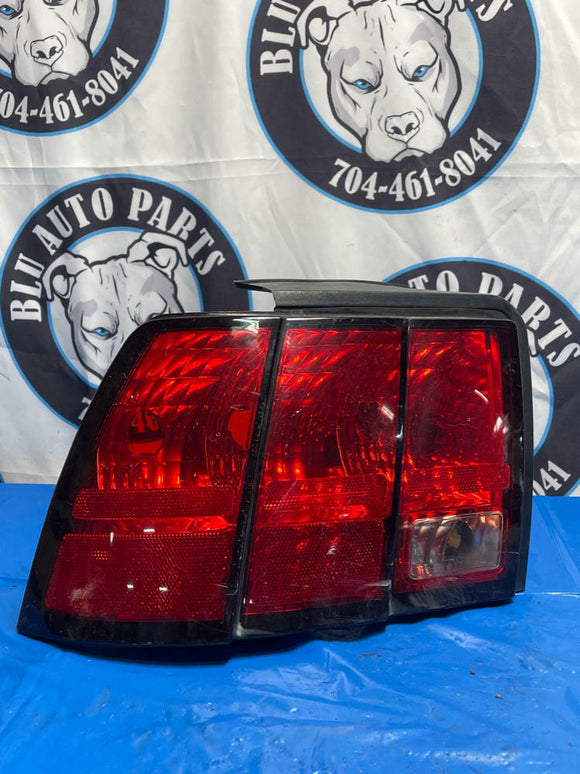 2003-04 Ford Mustang SVT Cobra Driver LH Tail Light 186