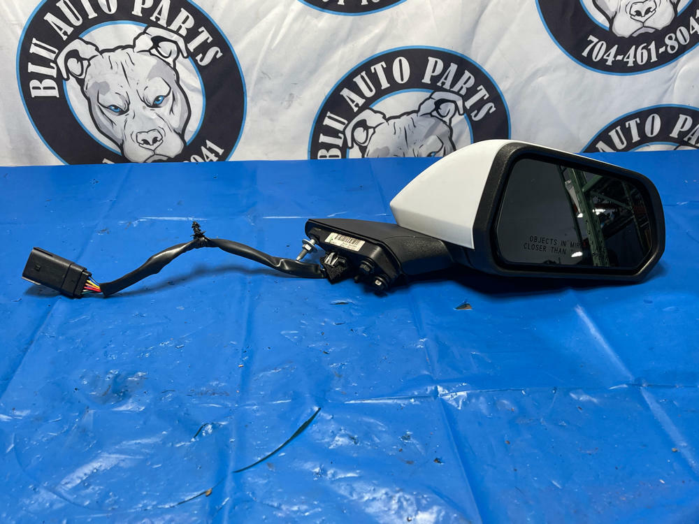 2015-23 Ford Mustang GT RH Passenger Mirror Puddle Liight Missing Cap 190