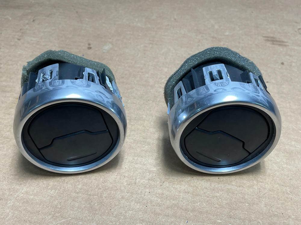 2015-23 Ford Mustang Dash Vents 195