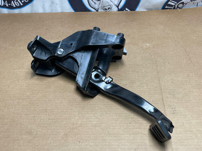 2018-23 Ford Mustang Brake Pedal Box Assembly 10R80 195