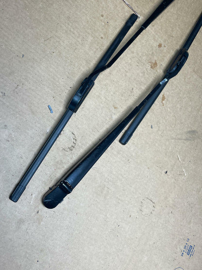 1999-04 Ford Mustang GT Roush Saleen Wiper Arms & Blades 189