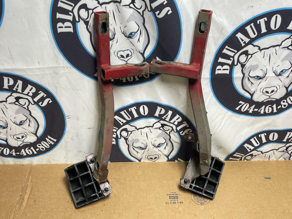 1999-04 Ford Mustang GT V6 Rear Crash Absorber Brackets 189