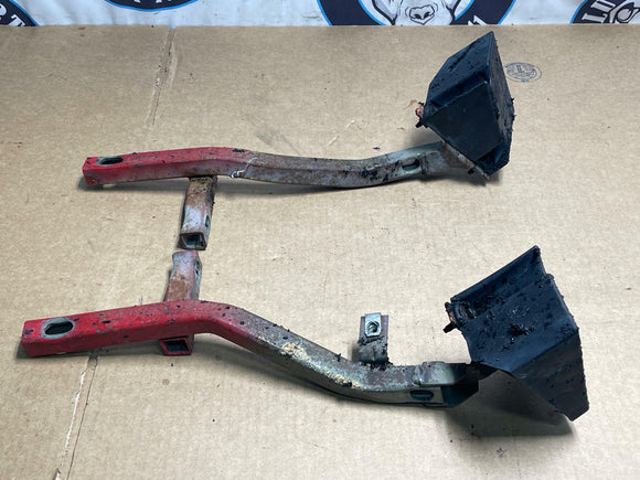 1999-04 Ford Mustang GT V6 Rear Crash Absorber Brackets 189
