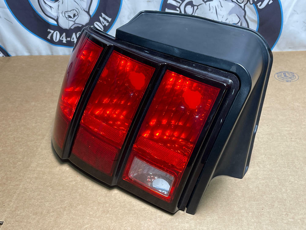 1999-04 Ford Mustang Tail Lights LH RH 189