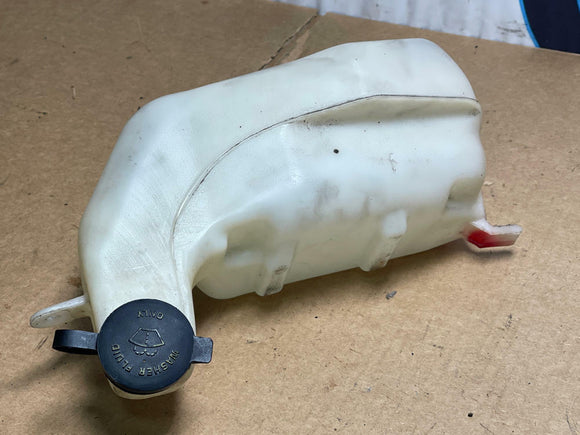 1999-04 Ford Mustang Wiper Fluid Reservoir 189