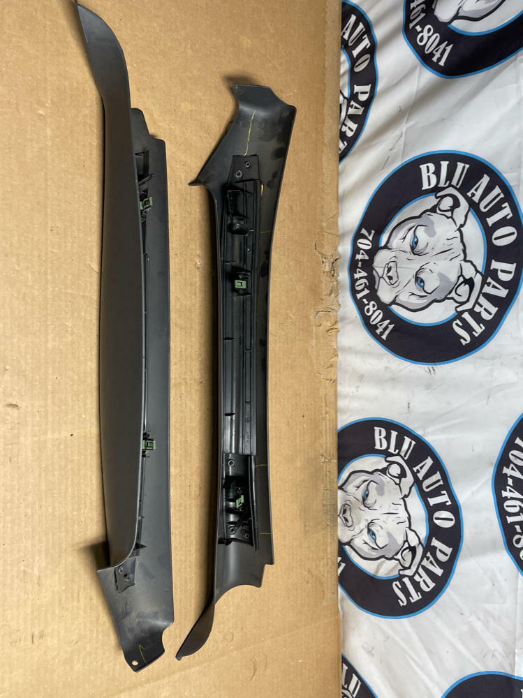 2003-04 Ford Mustang SVT Cobra Convertible Interior A-Pillars 196