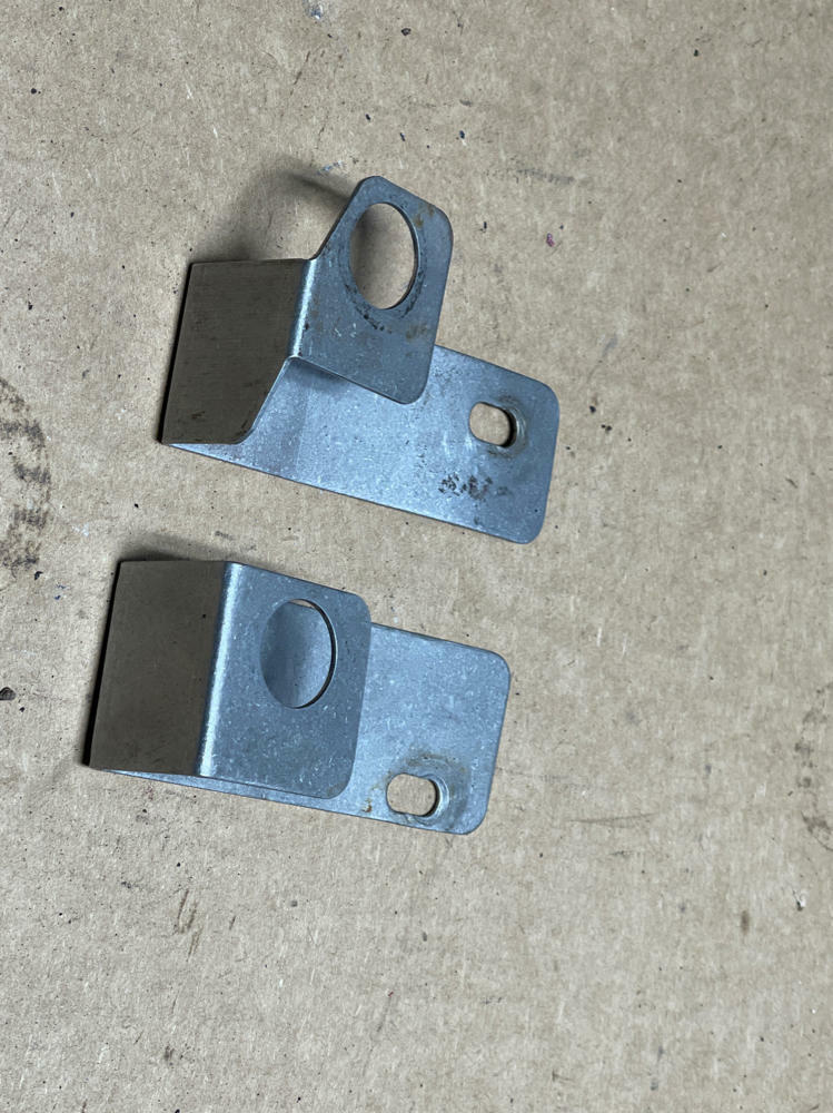 1999-04 Ford Mustang Aftermarket Polished Radiator Brackets 189