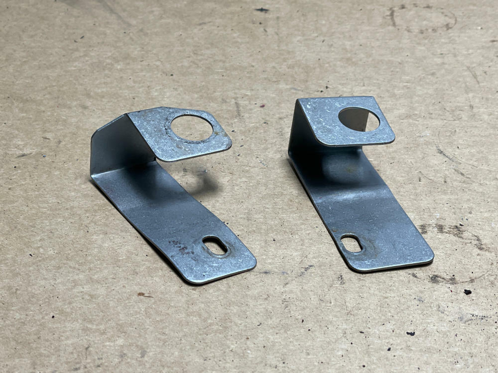 1999-04 Ford Mustang Aftermarket Polished Radiator Brackets 189