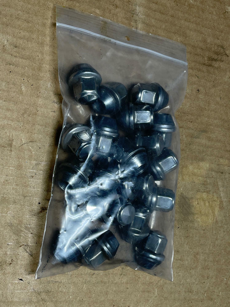 2015-17 Ford Mustang GT Lug Nuts Set (OEM) 193