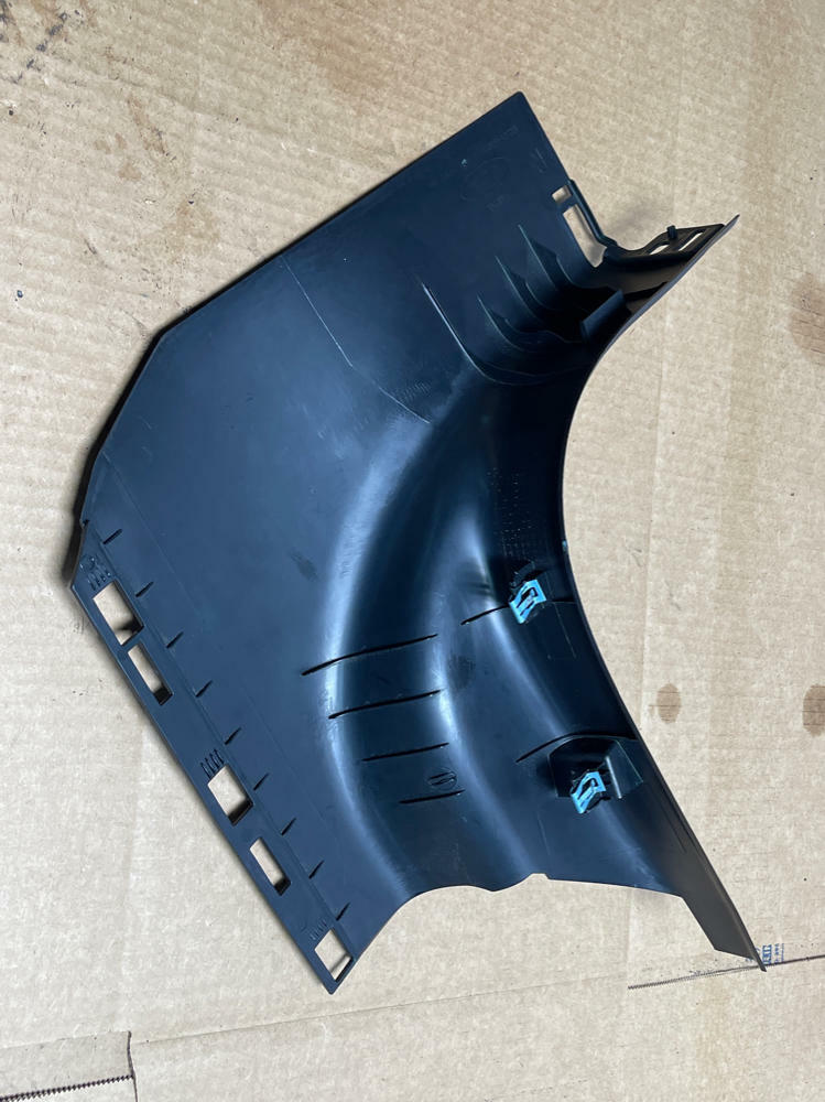 2018-23 Ford Mustang GT Passenger RH Kick Panel (1) 194