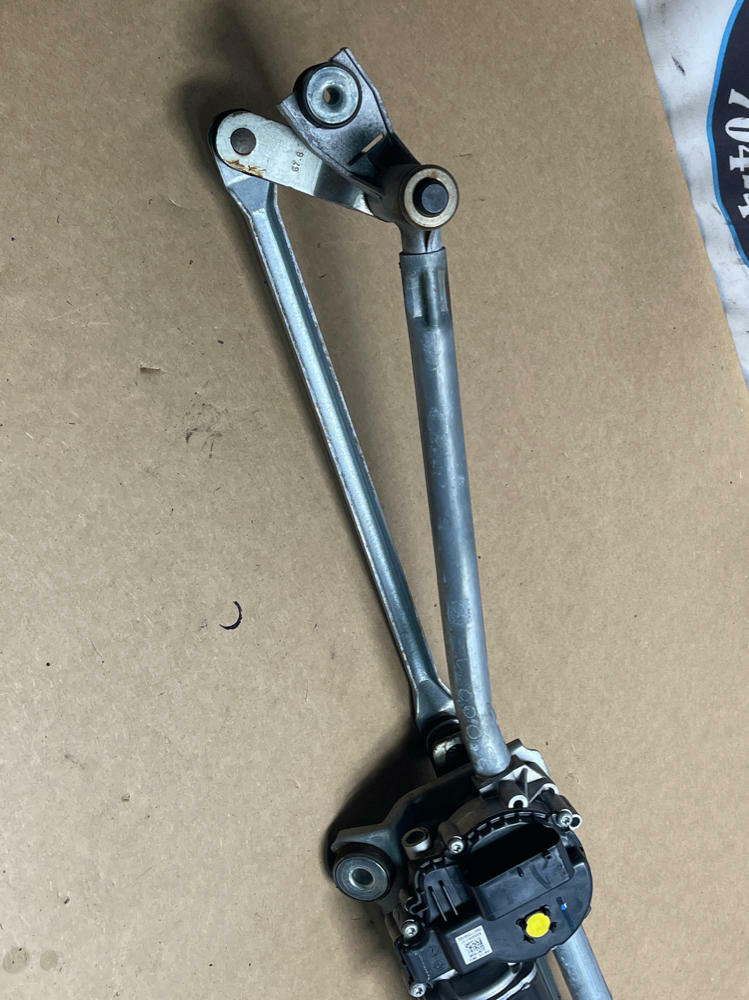 2018-23 Ford Mustang GT Wiper Arm Motor/Assembly 206
