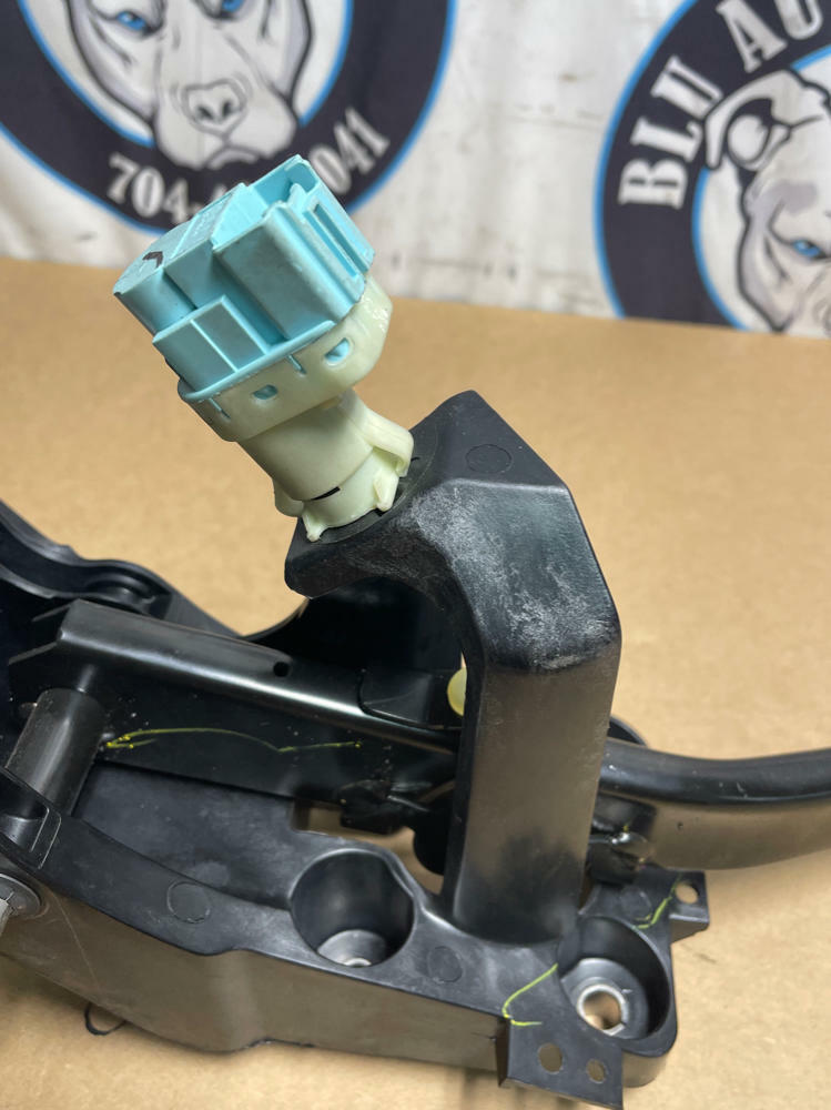 2018-23 Ford Mustang GT Brake Pedal Assembly Box 206