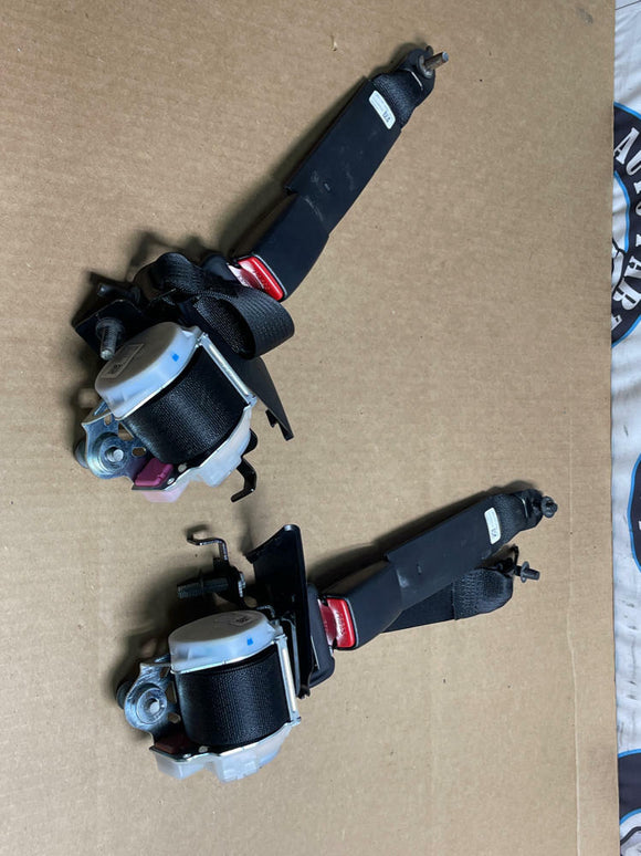 2015-17 Ford Mustang Rear Seat Belt Assembly Pair 210