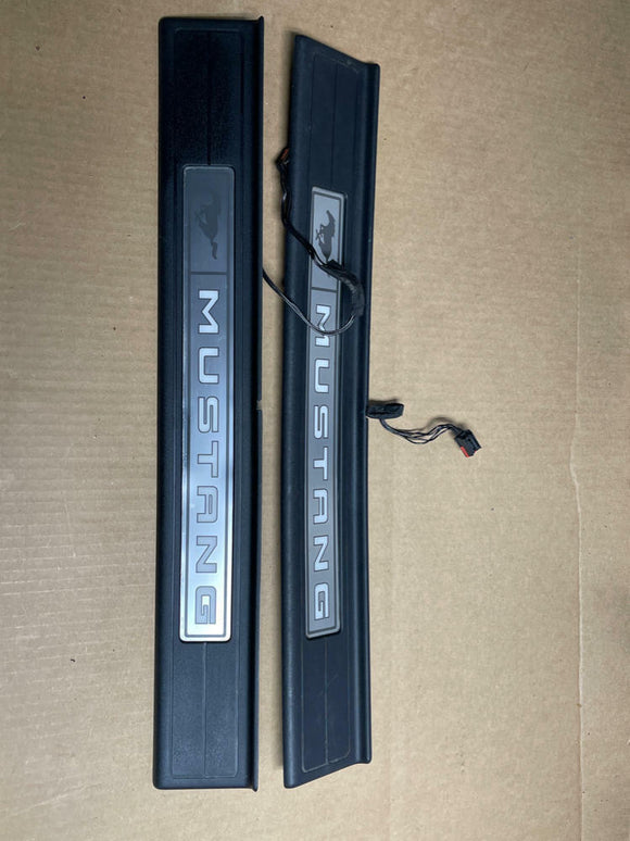 2015-17 Ford Mustang Illuminated Door Sills 210