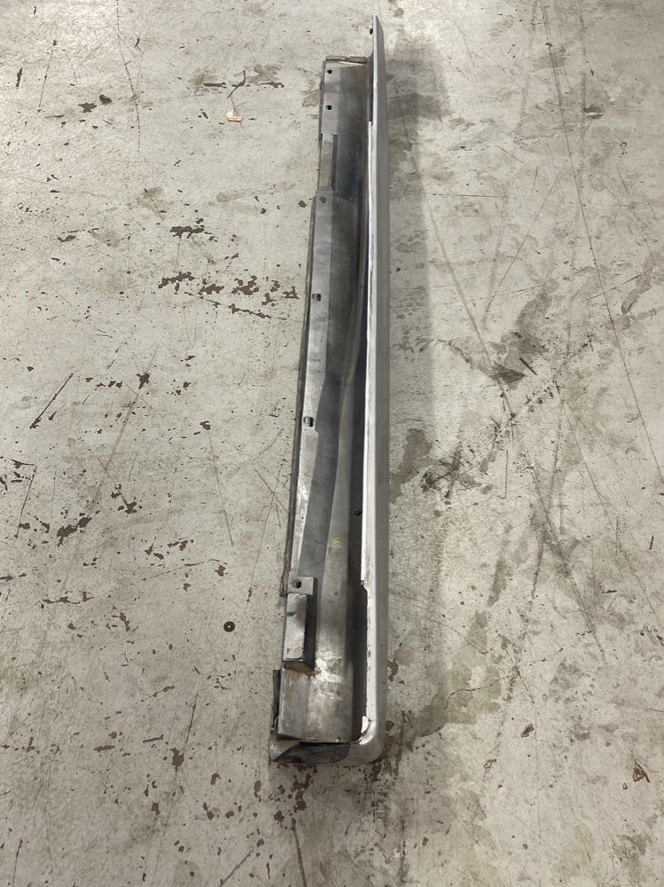 2005-06 Pontiac GTO LH Driver Side Skirt 200