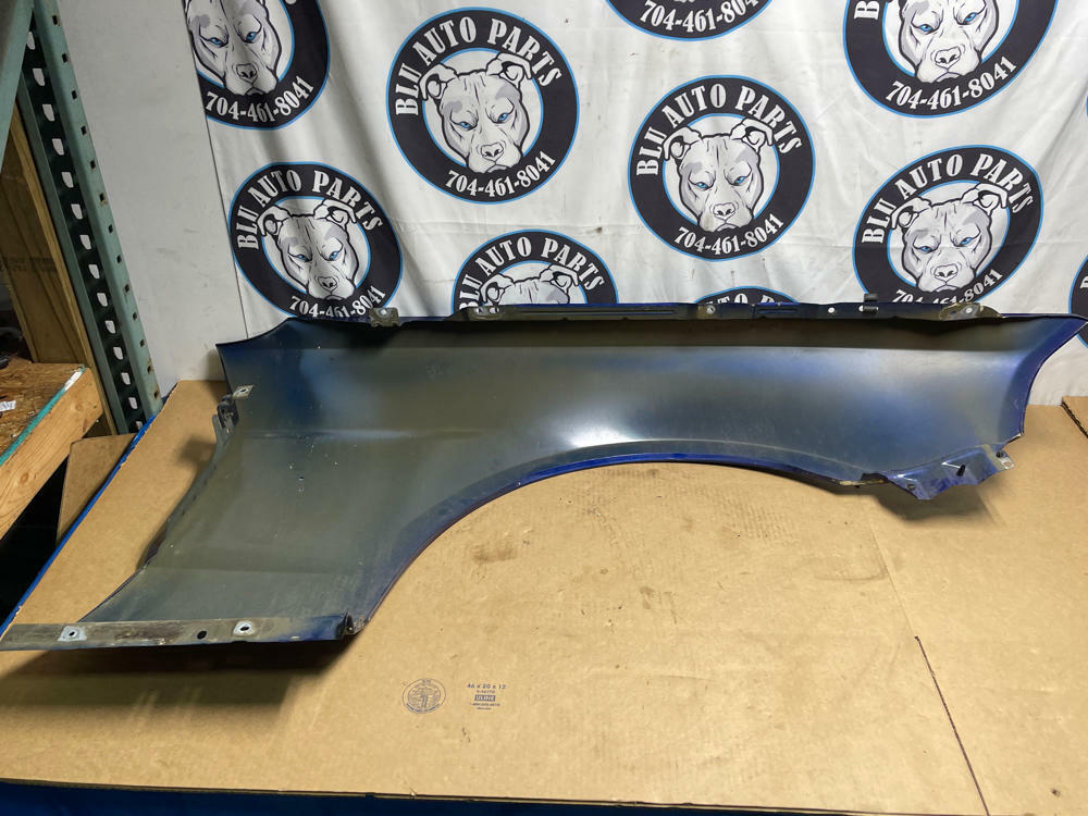2011-14 Ford Mustang Driver LH OEM Fender ( Minor Damage) 192