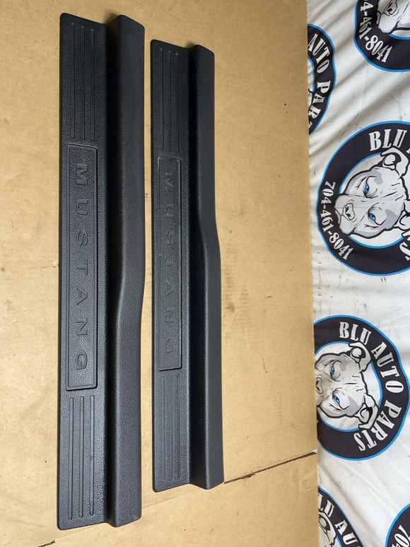 2013-14 Ford Mustang Door Sills 192