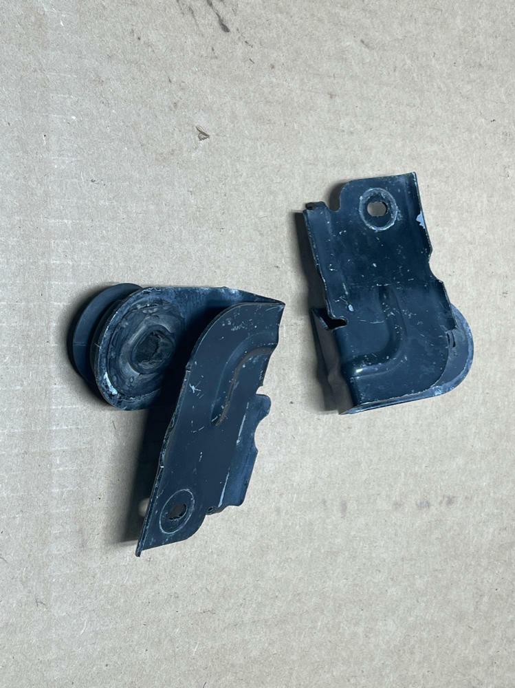 2003-04 Ford Mustang SVT Cobra Radiator Brackets 218