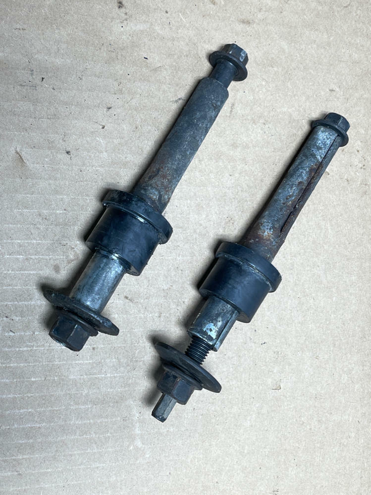 2003-04 Ford Mustang SVT Cobra Steering Rack Bolts & Sleeves 218