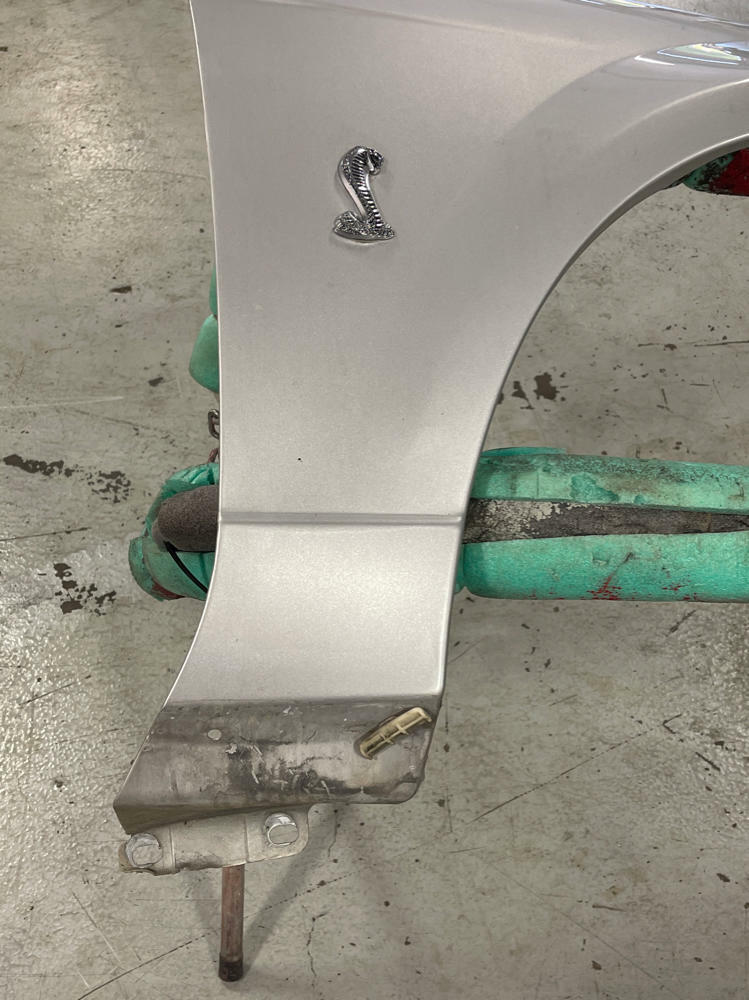 2003-04 Ford Mustangg SVT Cobra OEM RH Passenger Fender YN Silver Metallic 218