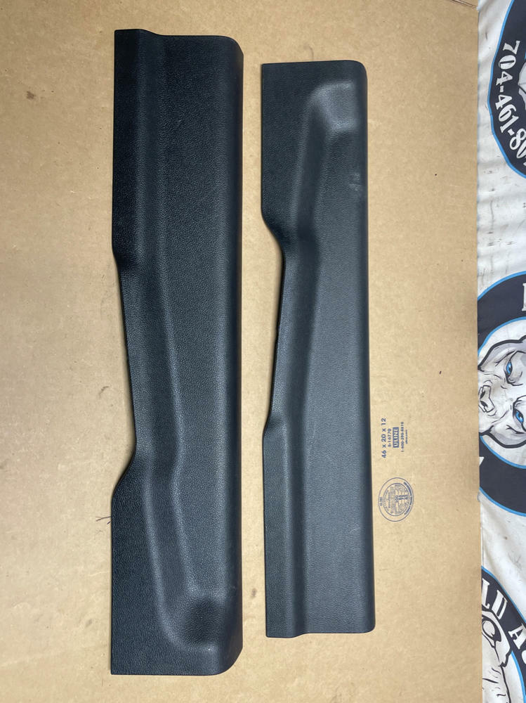 2018-23 Ford Mustang Door Sills 204