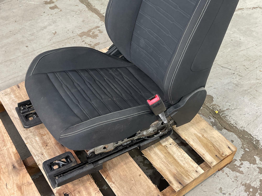 2015-17 Ford Mustang Cloth Front Passenger Seat White Stiching 198