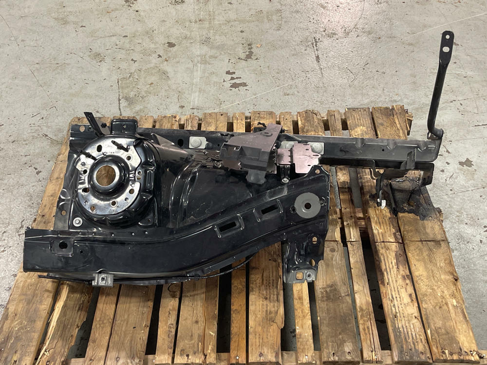 2018-23 Ford Mustang GT RH Sturt Tower Clip, Paint Code- G1 BA