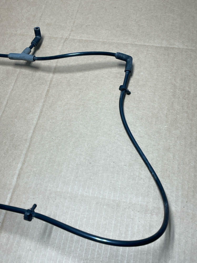 2003-04 Ford Mustang SVT Cobra Windshield Wiper Fluid Line 220