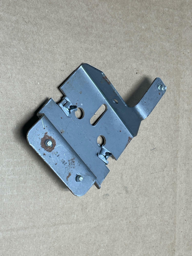 2003-04 Ford Mustang SVT Cobra Center Console Bracket 220