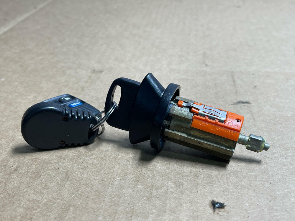 2003-04 Ford Mustang SVT Cobra Ignition, Key & Key Fob 220