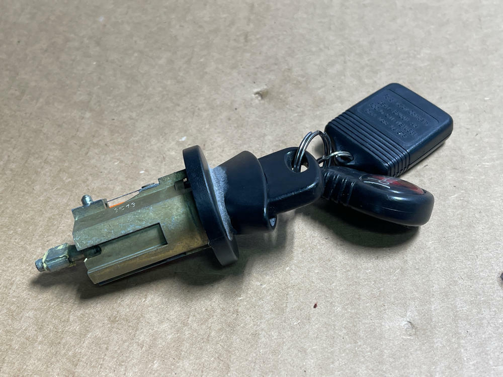 2003-04 Ford Mustang SVT Cobra Ignition, Key & Key Fob 220