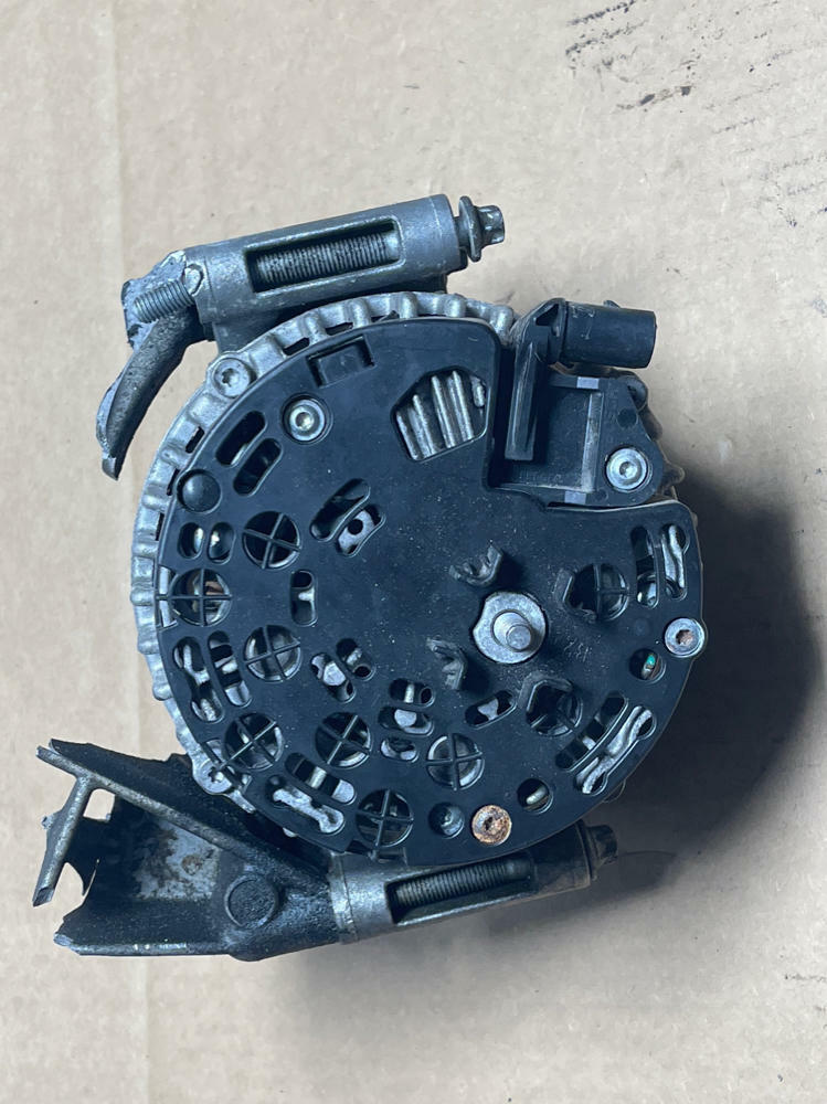 2007-09 Mercedes E63 AMG Alternator 215