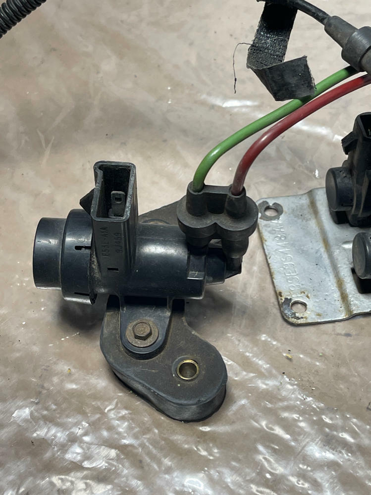 1987-93 Ford Mustang GT Vaccum Line Junction Box 201