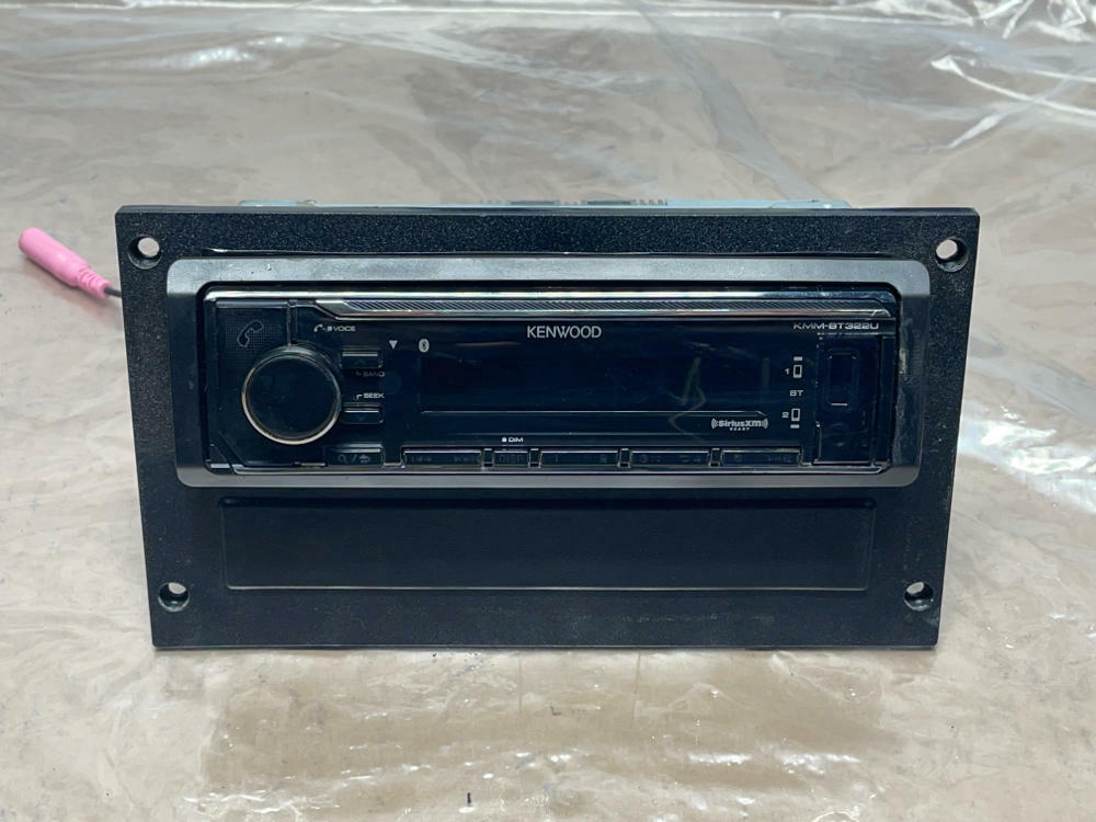 1987-93 Ford Mustang GT Kenwood KMM-BT322U Headunit & Trim 201