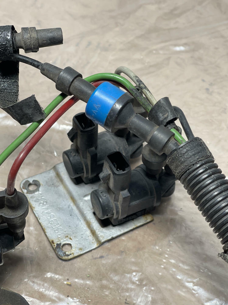 1987-93 Ford Mustang GT Vaccum Line Junction Box 201