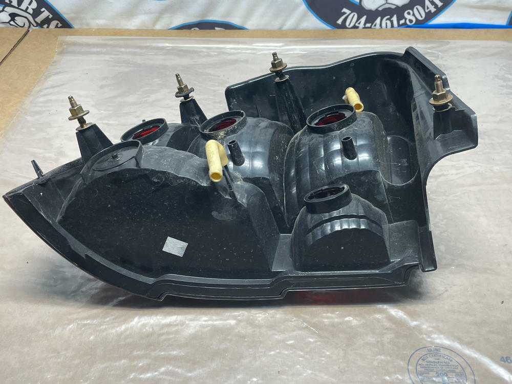 2003-04 Ford Mustang SVT Cobra Passenger Ttail Light 208