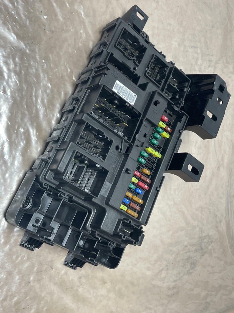 2019-23 Ford Mustang Body Control Module 10R80