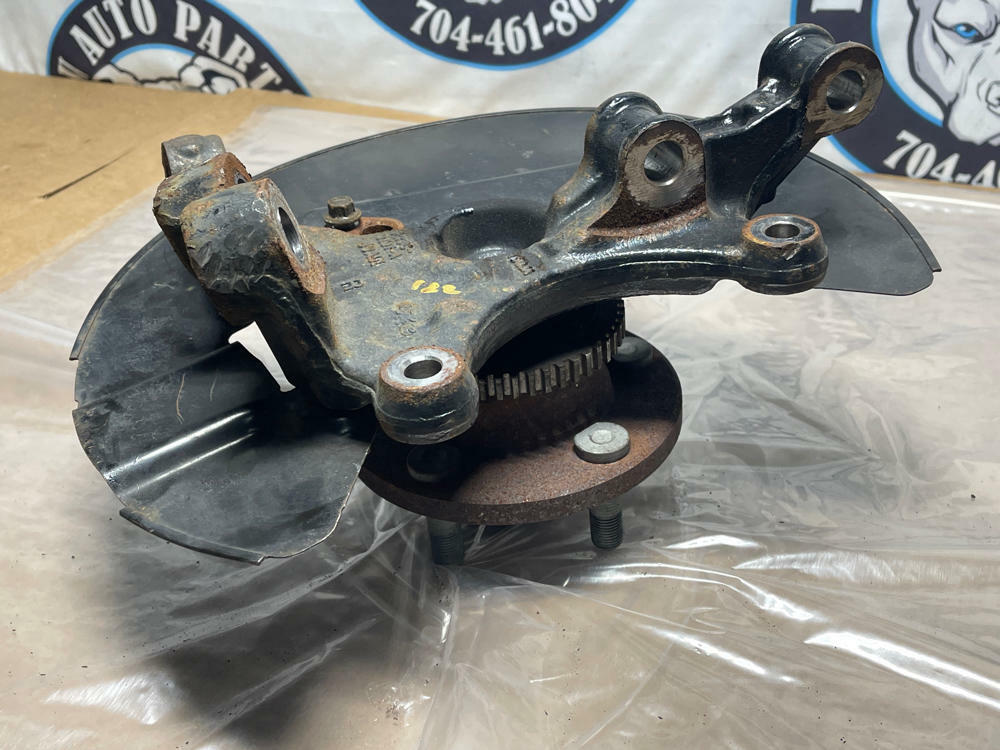 2018-23 Ford Mustang Front Passenger RH Spindle V6 GT 212