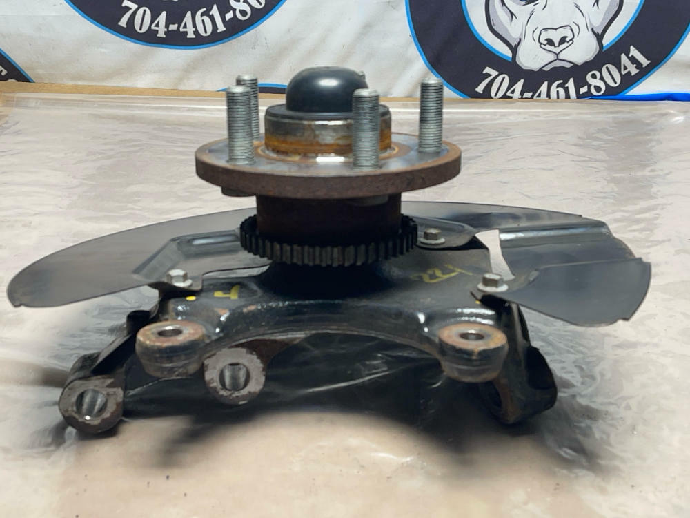 2018-23 Ford Mustang Front Passenger RH Spindle V6 GT 212