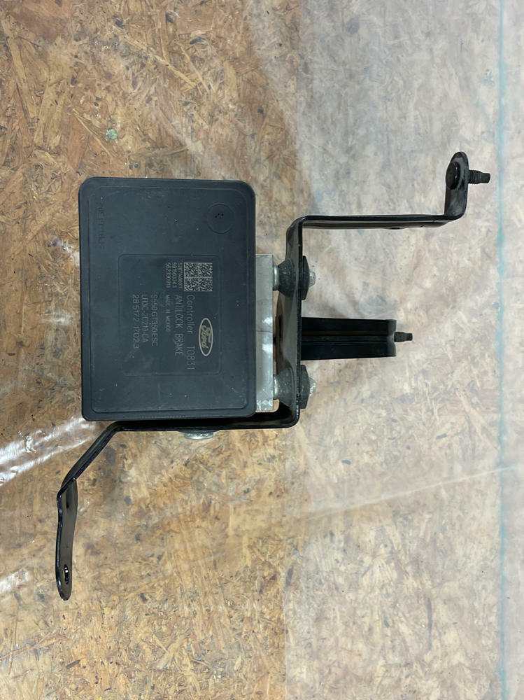 2015-23 Ford Mustang GT S550 5.0 ABS Module 216