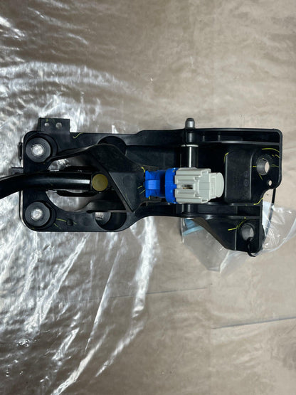 2015-17 Ford Mustang GT 6R80 Brake Pedal Assembly 214