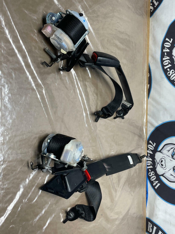 2015-17 Ford Mustang GT V6 Rear Seat Belts Pair 214