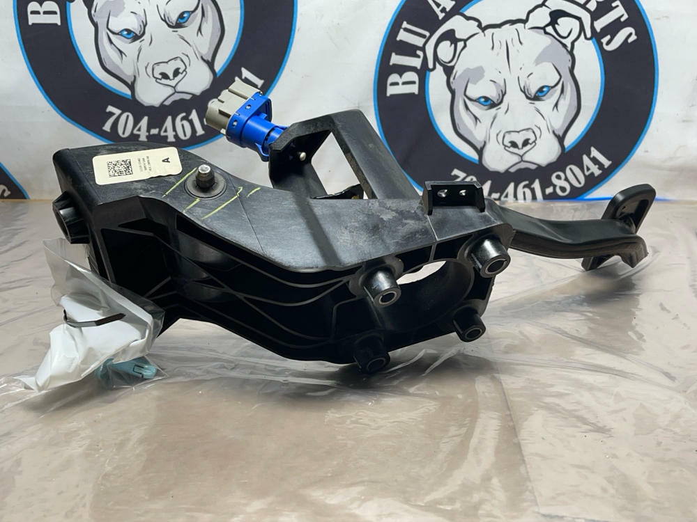 2015-17 Ford Mustang GT 6R80 Brake Pedal Assembly 214