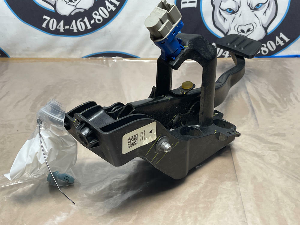 2015-17 Ford Mustang GT 6R80 Brake Pedal Assembly 214
