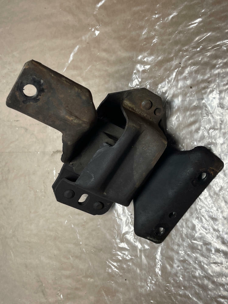 2003-04 Ford Mustang SVT Cobra 4.6 4V Motor Mount (Only 1)- 114k Miles 225